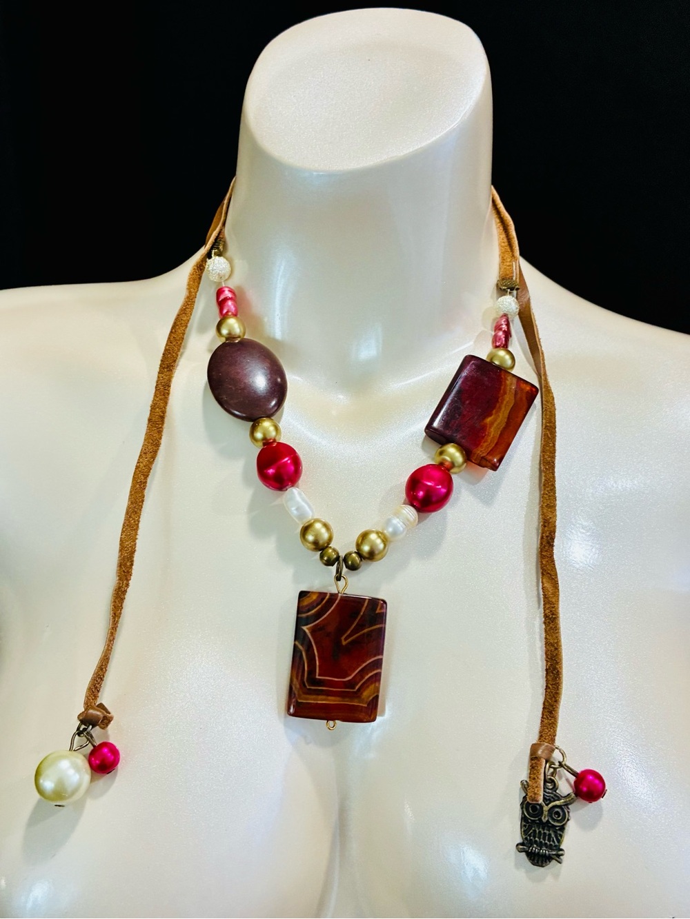 Boho Agate Pendant Leather Corded Necklace with Pearl Brown and Pink Accents EUC